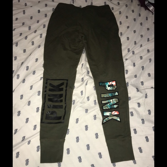 PINK Victoria's Secret Pants - Pink jogger sweats